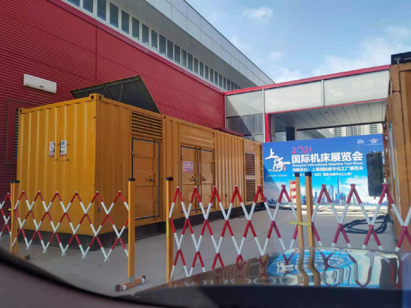 六枝特发电车出租-发电机无电压或电压太低怎么办？